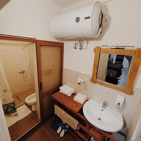 At Pikotiko's - For Rent * Korce