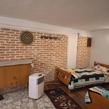 At Pikotiko's - For Rent Korce