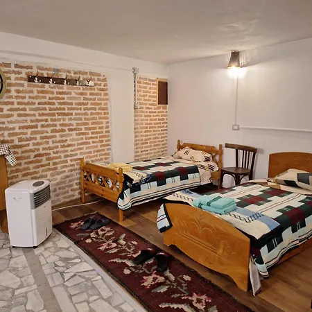 Guest house At Pikotiko's - For Rent
