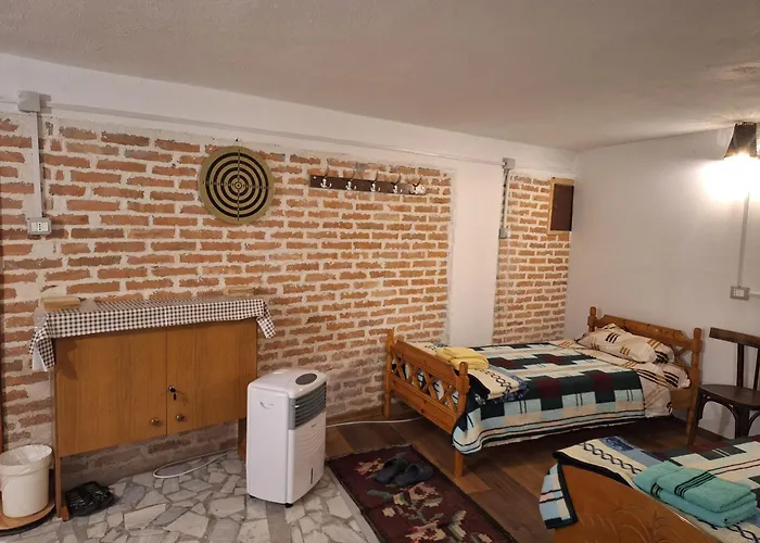 At Pikotiko's - For Rent Korce