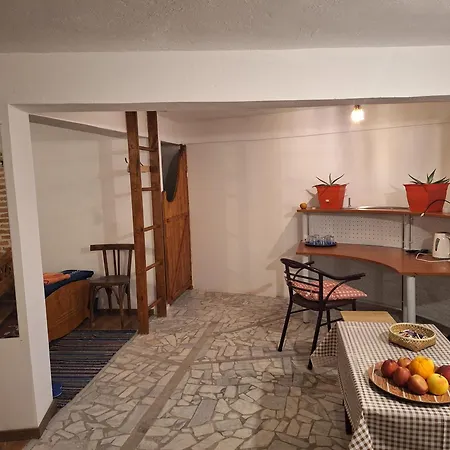 At Pikotiko's - For Rent Pensión Korce