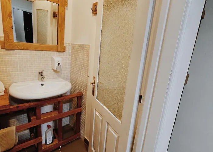 At Pikotiko's - For Rent 3* Корча