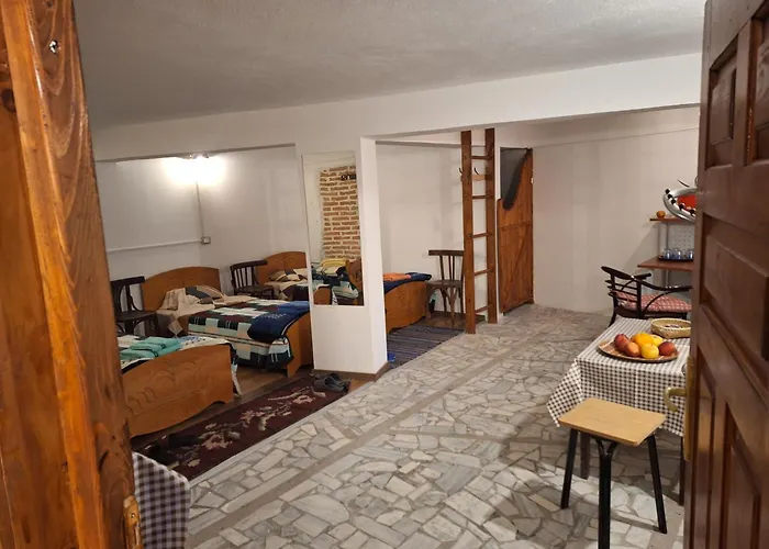 At Pikotiko's - For Rent 3* Корча